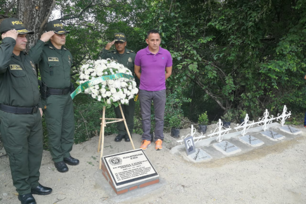 Policía recordó las victimas del conflicto "reconstruyendo la memoria: una mirada al recuerdo"
