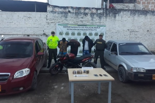 Capturan a tres personas luego de un hurto en Acevedo