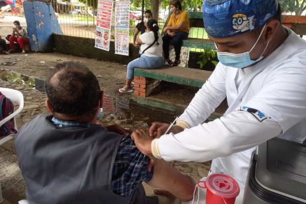 En Neiva ya están aplicando la cuarta dosis contra el Covid-19
