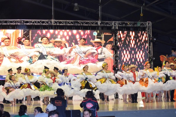 Neiva disfrutó del cierre de rondas sampedrinas