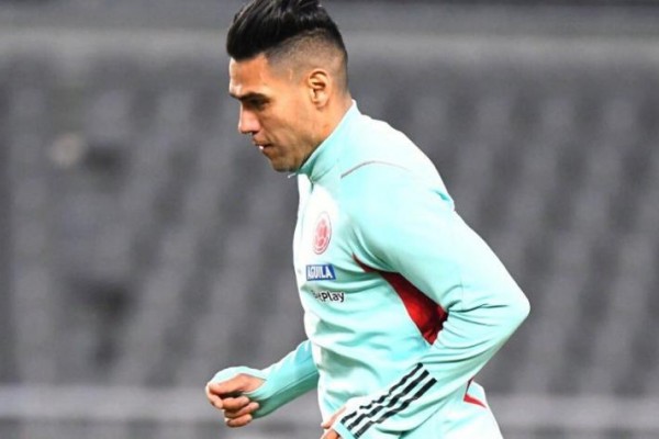 Radamel Falcao firmó con Millonarios FC