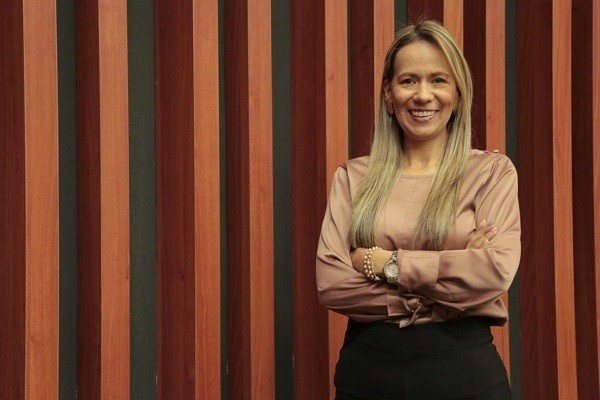 Ratificada Lina Marcela Carrera en la Presidencia Ejecutiva de la Cámara de Comercio del Huila