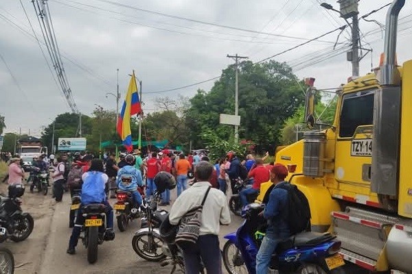 Levantado paro en la vía Neiva-Tello